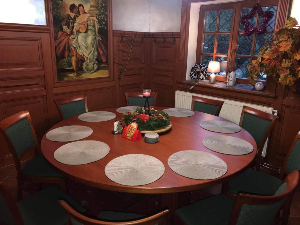Mala Svata Hora - Penzion & Restaurace Mníšek pod Brdy Kültér fotó