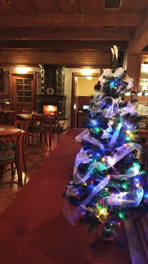 Mala Svata Hora - Penzion & Restaurace Mníšek pod Brdy Kültér fotó