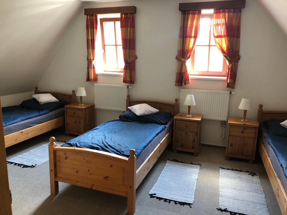 Mala Svata Hora - Penzion & Restaurace Mníšek pod Brdy Kültér fotó