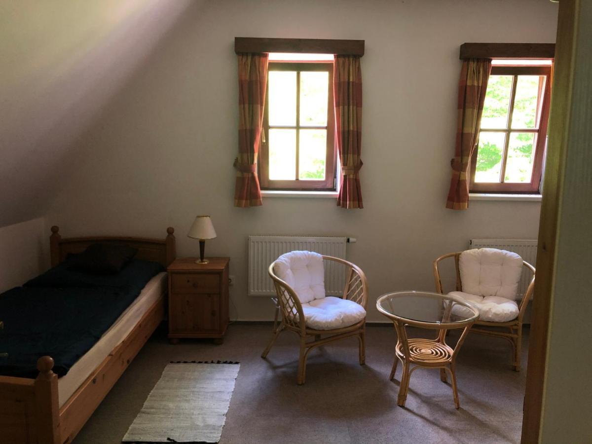Mala Svata Hora - Penzion & Restaurace Mníšek pod Brdy Kültér fotó