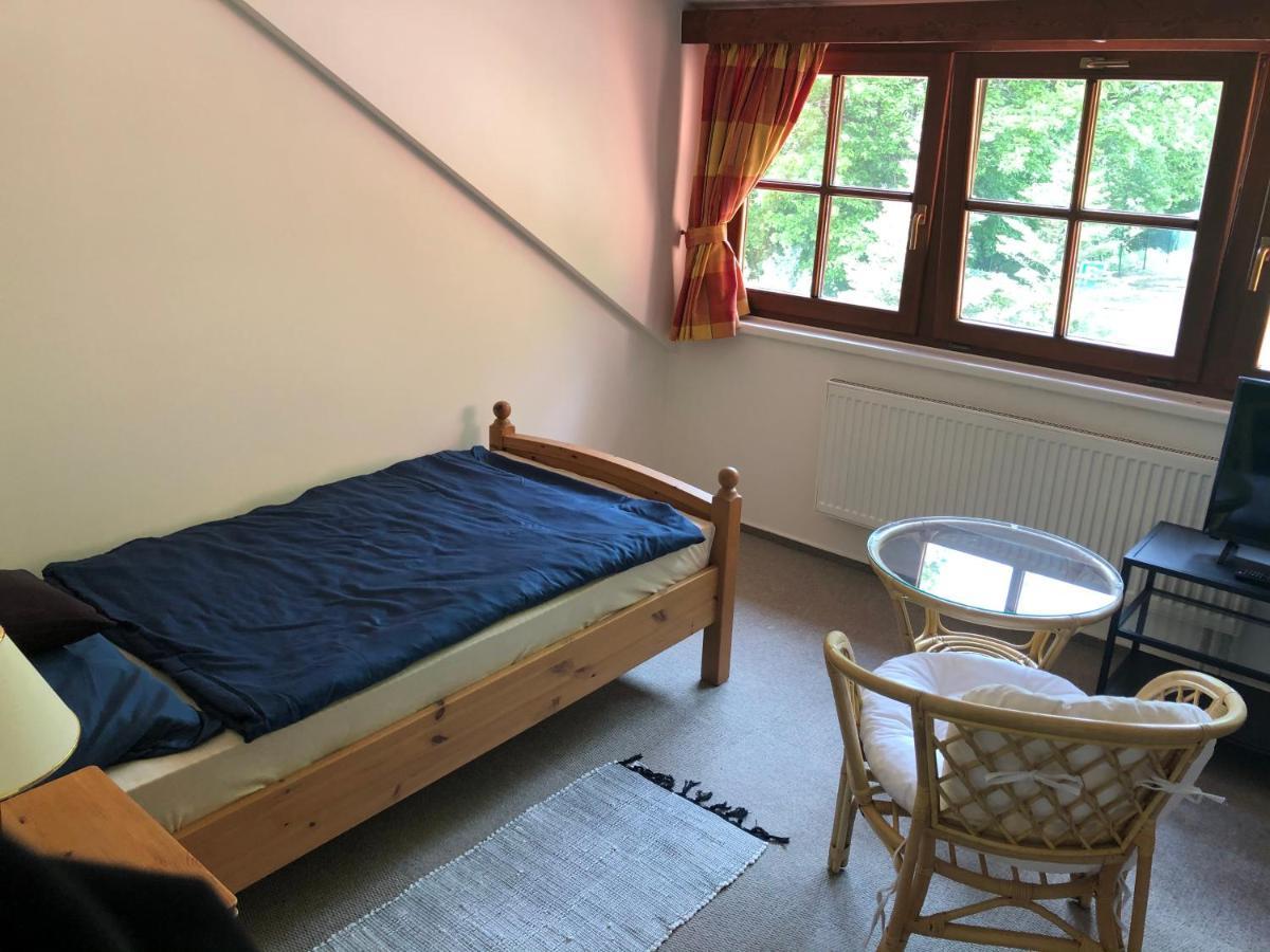 Mala Svata Hora - Penzion & Restaurace Mníšek pod Brdy Kültér fotó